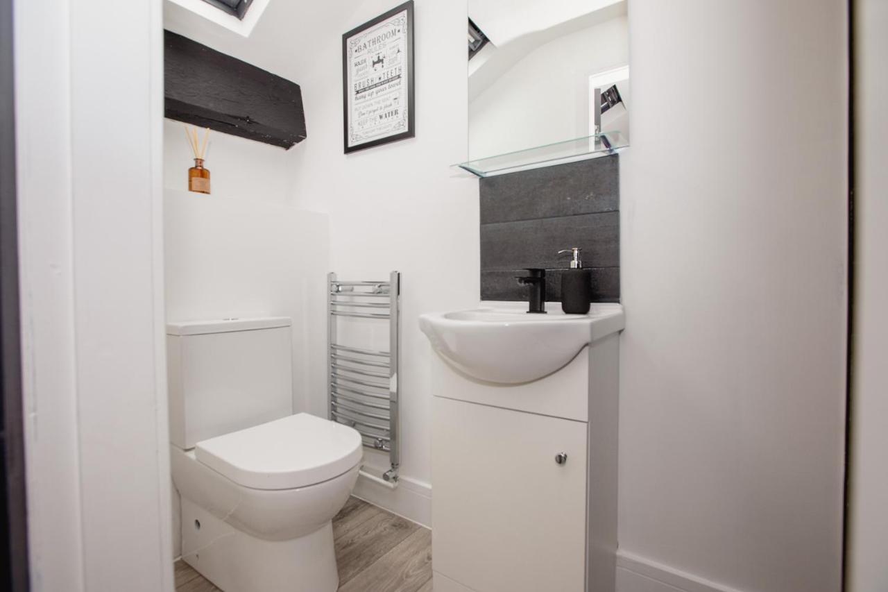 Stylish Stay Near The Stadium Walk To The Action Liverpool Exterior photo